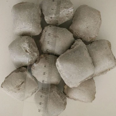 Quemar ligeramente bolas de magnesio